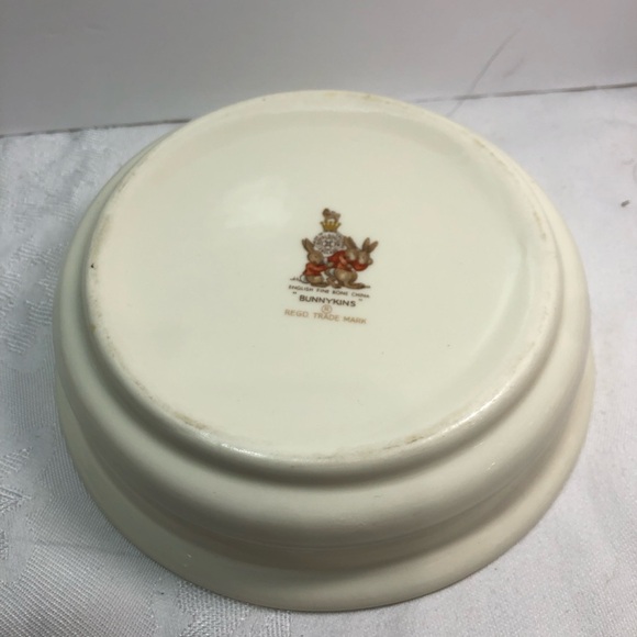 Vintage Royal Doulton Bunnykins 6" Child's Plate/ Bowl - Apple Picking - Picture 9 of 10